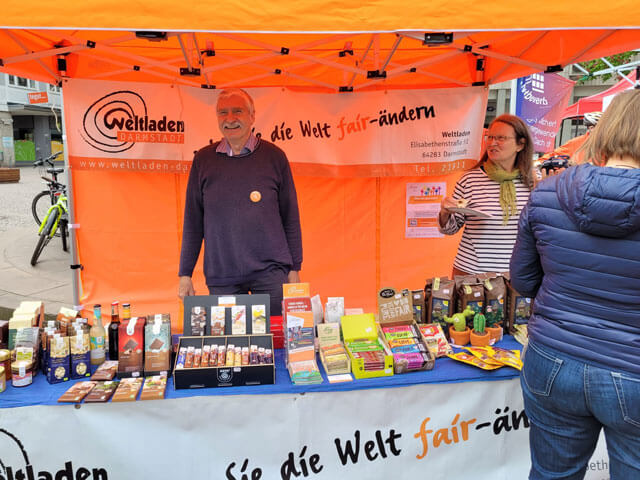 Foto Stand auf dem Marktplatz beim 1. Mai 